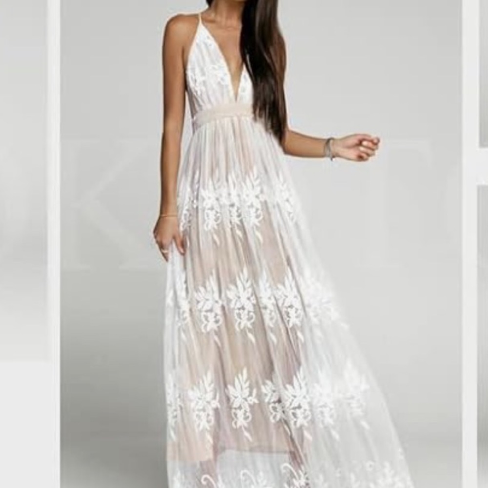 Formal Dresses Plunging V-Neck Embroidered Floral Lace Mesh Velvet Maxi Dress
